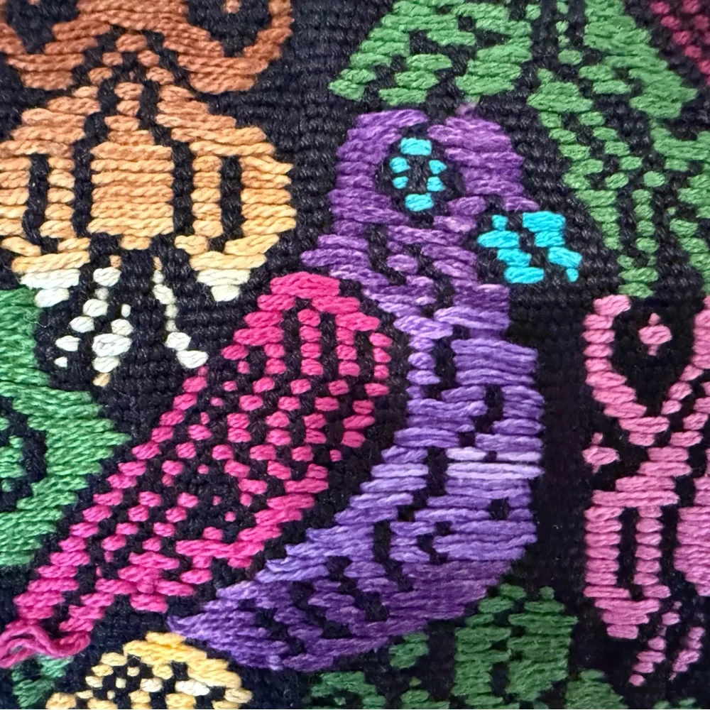 Guatemala handmade Embroidered Throw Pillows‎ pair 18x18” zip birds crab floral